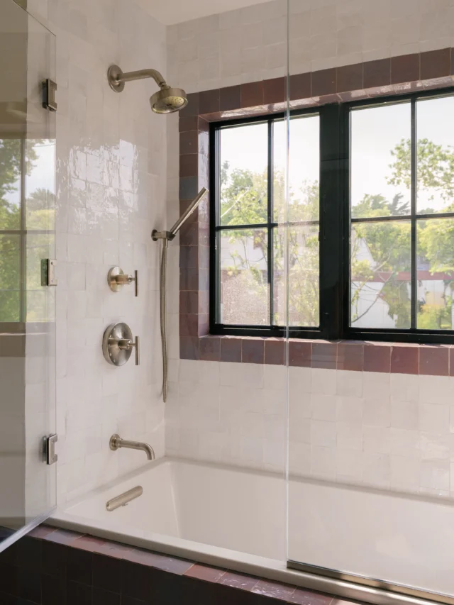 Do I like purple now?! Perfect little Jack + Jill bathroom with tile that steals the show. Swipe for the details 💜 

Design: @allisonhandlerdesign 
Photography: @lindapordonphotography 
Tile: @gardenstatetile1957